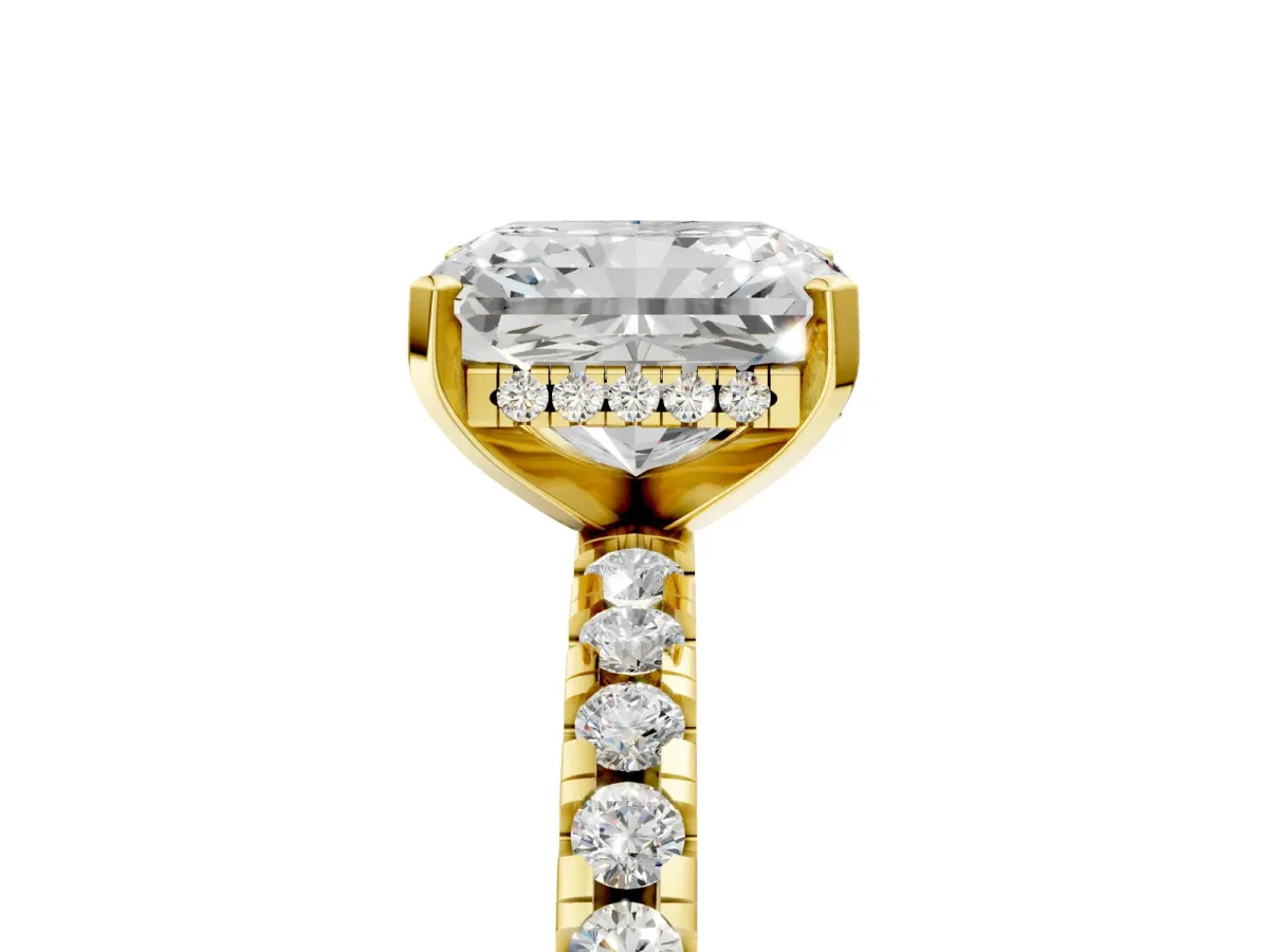 Radiant Cut Diamond Solitaire Ring with Round Pavé Band and Four-Prong Setting Yellow gold