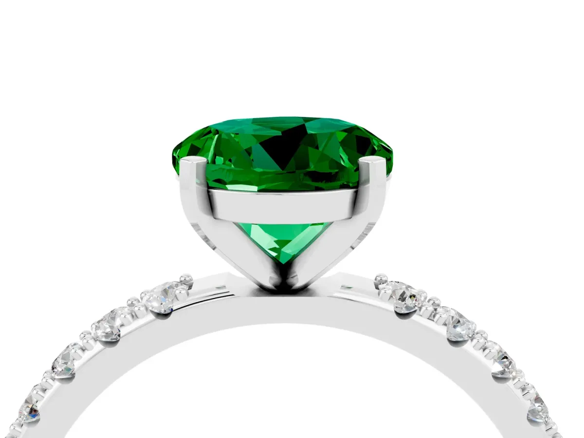 Round Cut Emerald Solitaire Pavé Band with Four-Prong Setting White gold