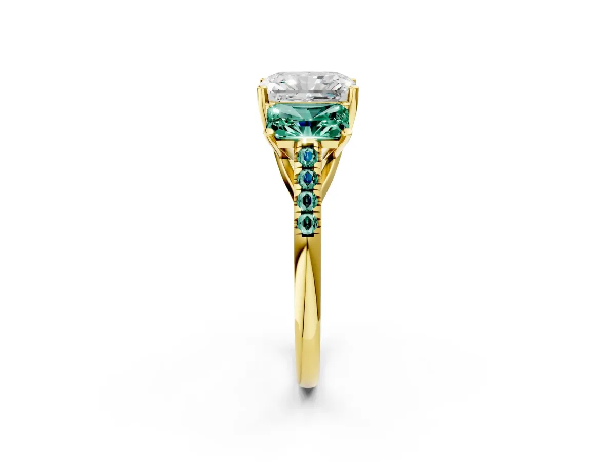 Three-Stone Radiant Cut Diamond Ring with Round Green Sapphire Pavé Band and Prong Setting Yellow gold