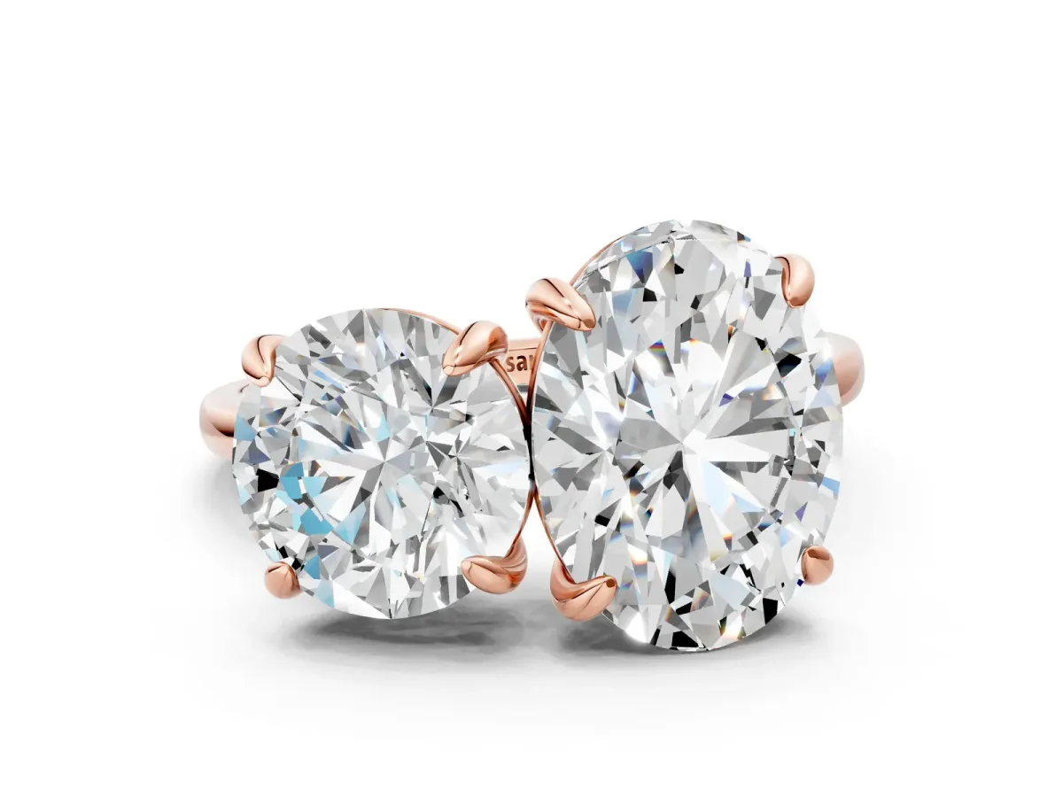 Round and Oval Toi Moi Ring with Prong Setting and Plain Band Rose gold