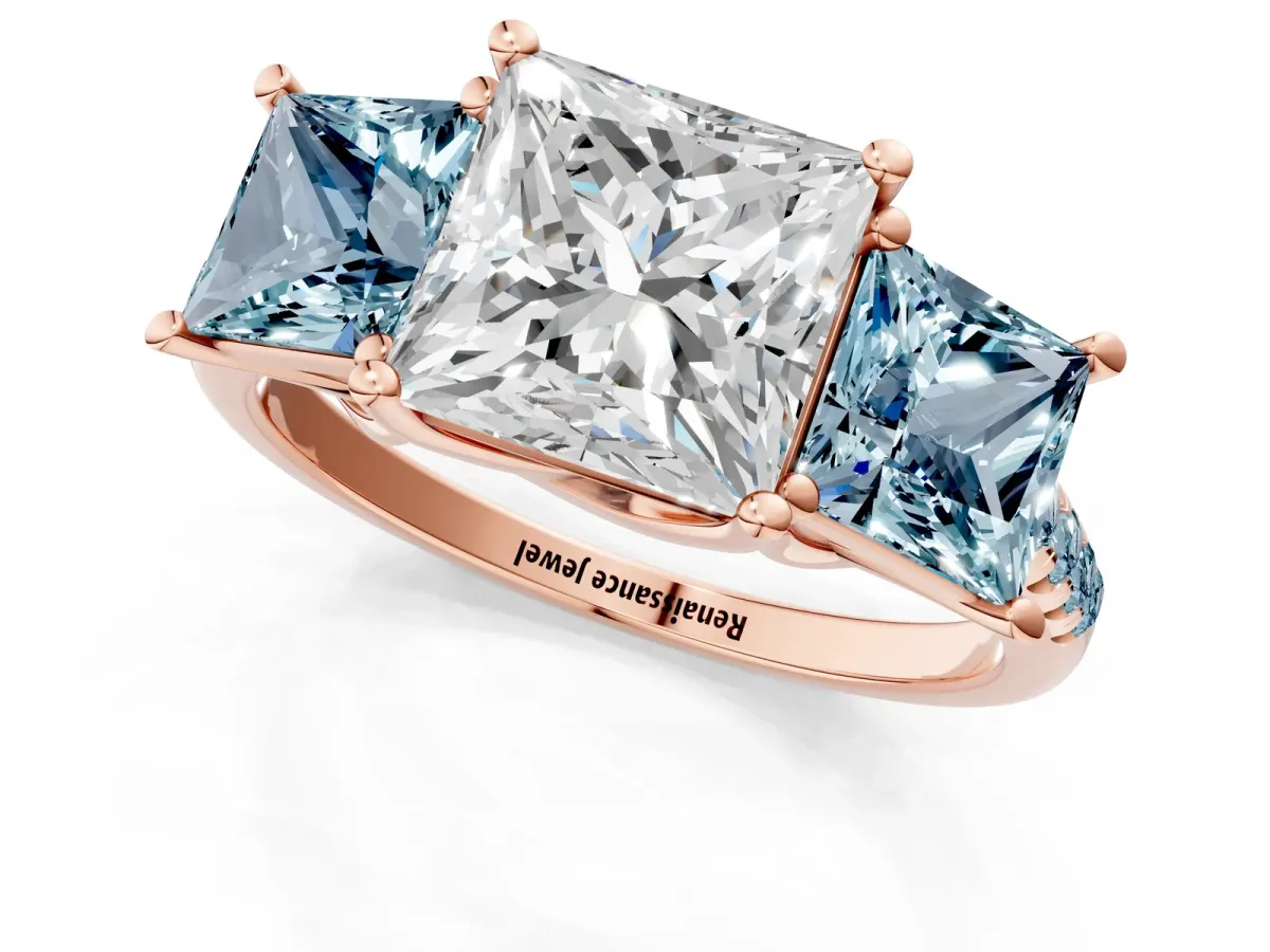 Three-Stone Princess Cut Diamond Ring with Round Aquamarine Pavé Band and Prong Setting Rose gold