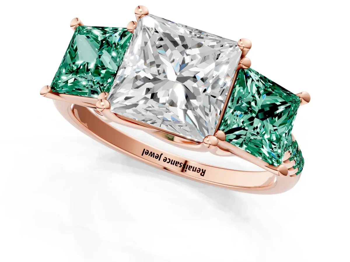 Three-Stone Princess Cut Diamond Ring with Round Green Sapphire Pavé Band and Prong Setting Rose gold