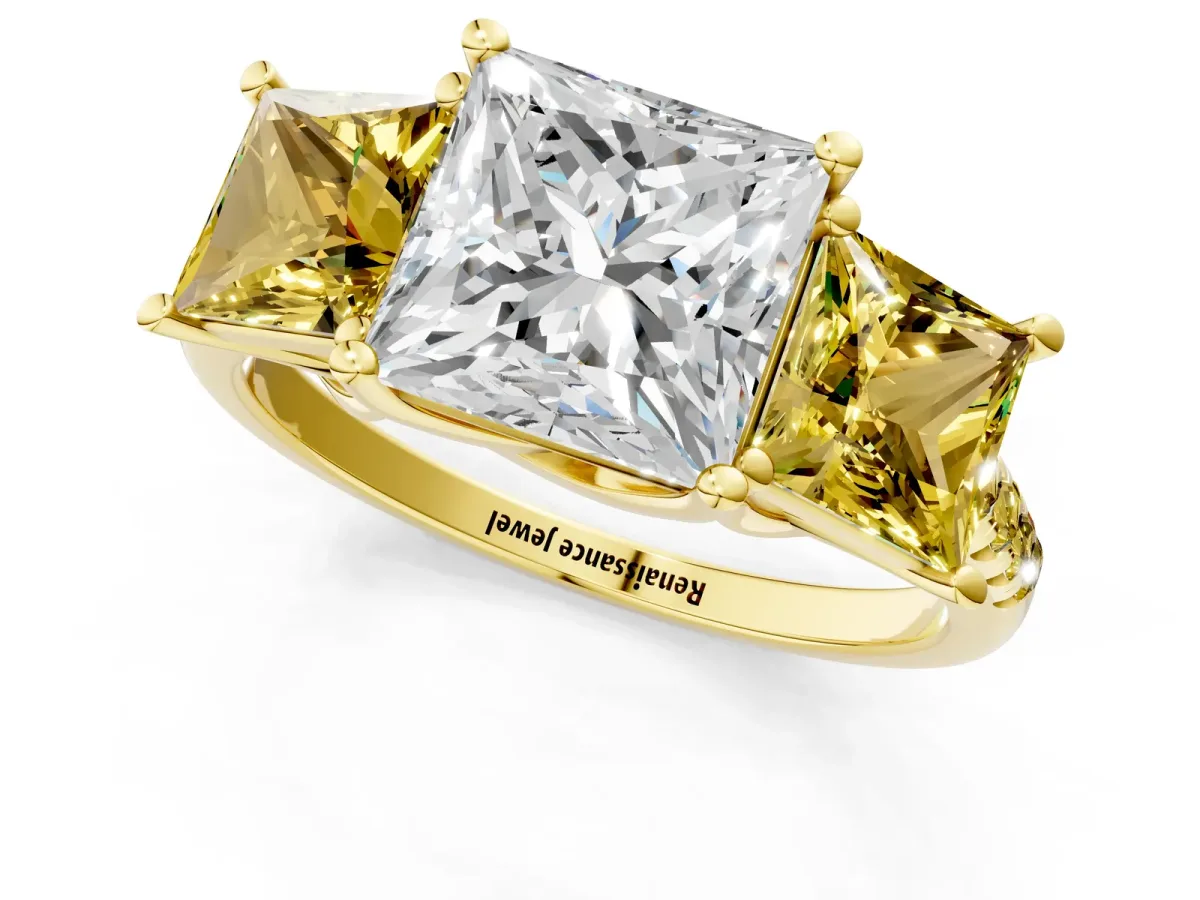 Three-Stone Princess Cut Diamond Ring with Round Yellow Sapphire Pavé Band and Prong Setting Yellow gold