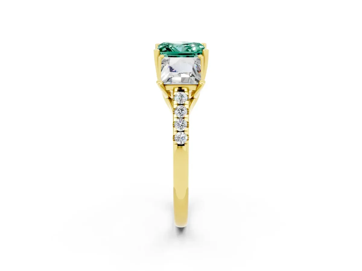 Three-Stone Princess Cut Green Sapphire Ring with Round Pavé Band and Prong Setting Yellow gold