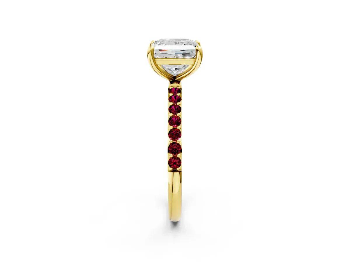 Princess Cut Diamond Solitaire Ring with Round Garnet Pavé Band and Prong Setting Yellow gold