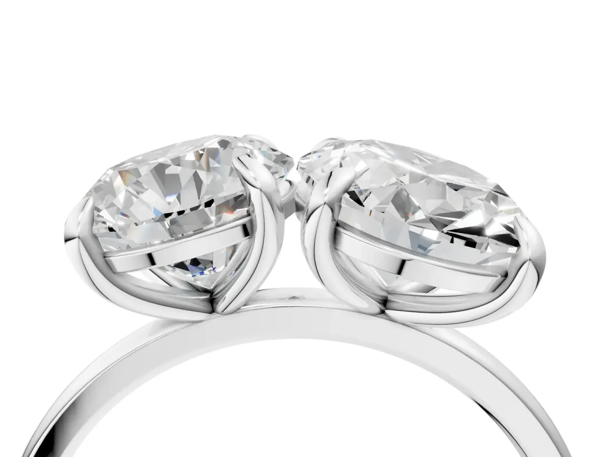 Round and Oval Toi Moi Ring with Prong Setting and Plain Band Silver