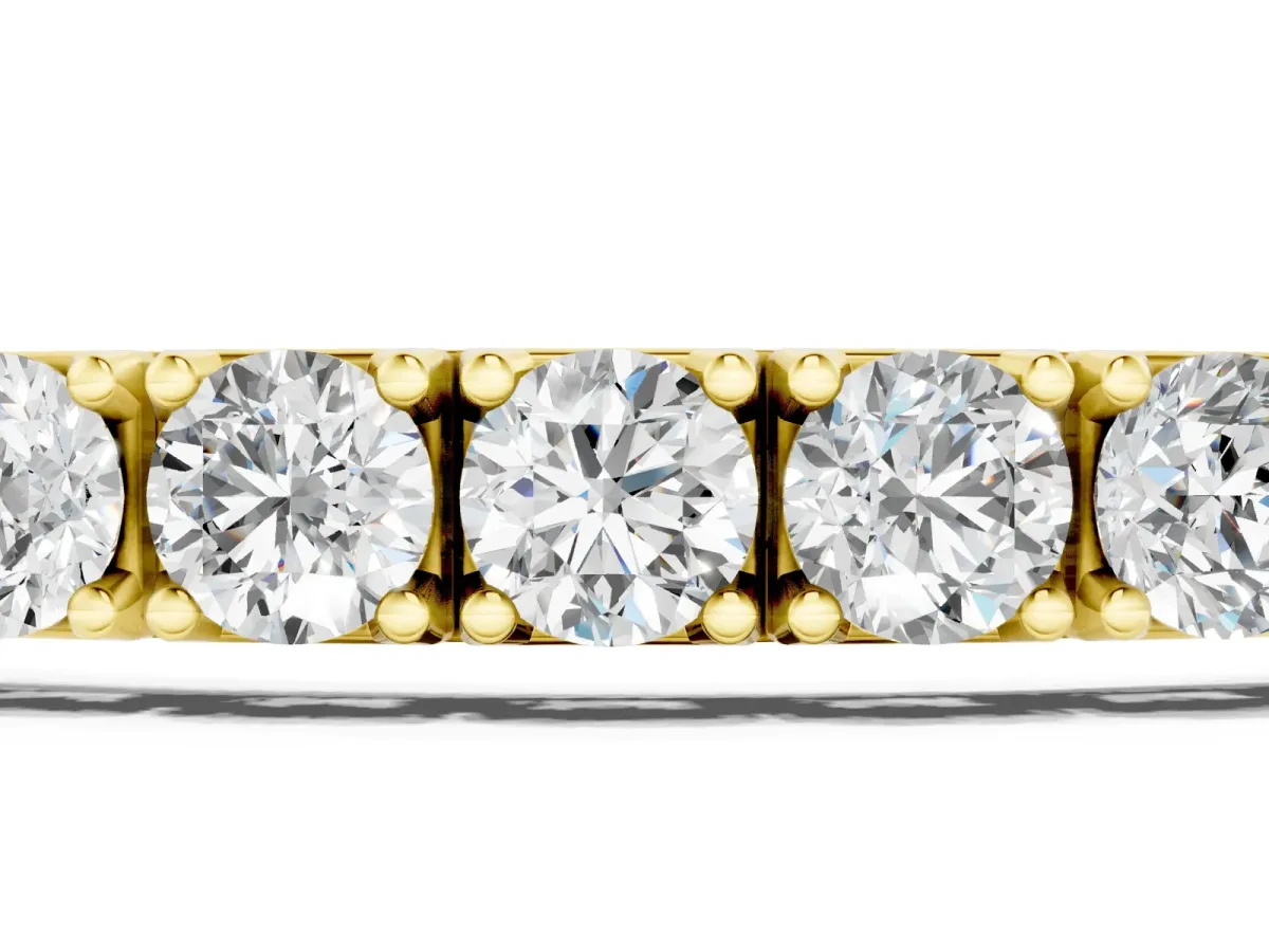 Round Cut Diamond Tennis Bracelet with Box Clasp and Four-Prong Setting Yellow gold