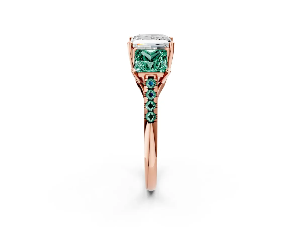Three-Stone Princess Cut Diamond Ring with Round Green Sapphire Pavé Band and Prong Setting Rose gold