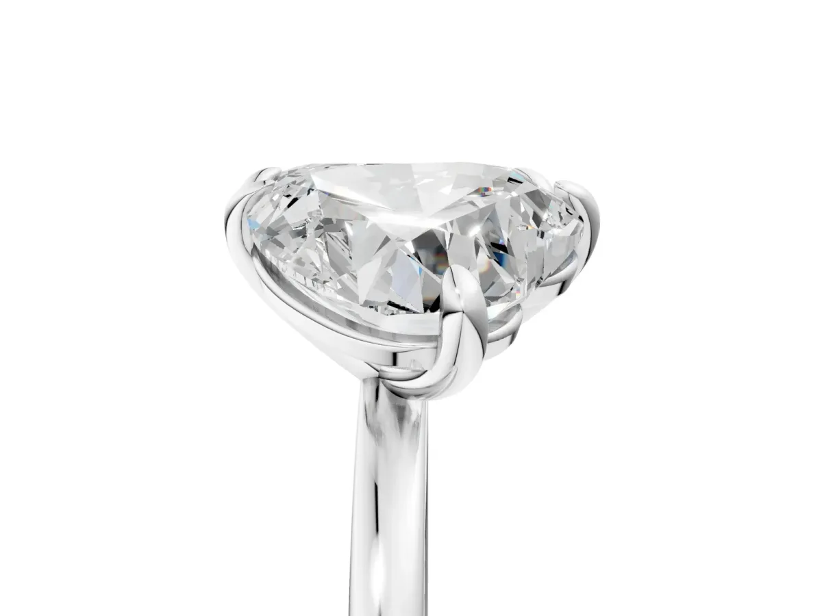 Emerald and Heart Toi Moi Ring with Prong Setting and Plain Band Silver
