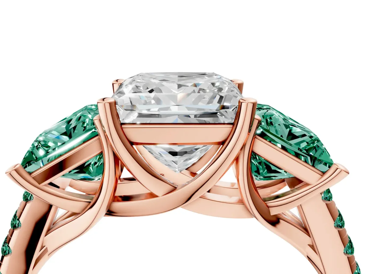 Three-Stone Princess Cut Diamond Ring with Round Green Sapphire Pavé Band and Prong Setting Rose gold