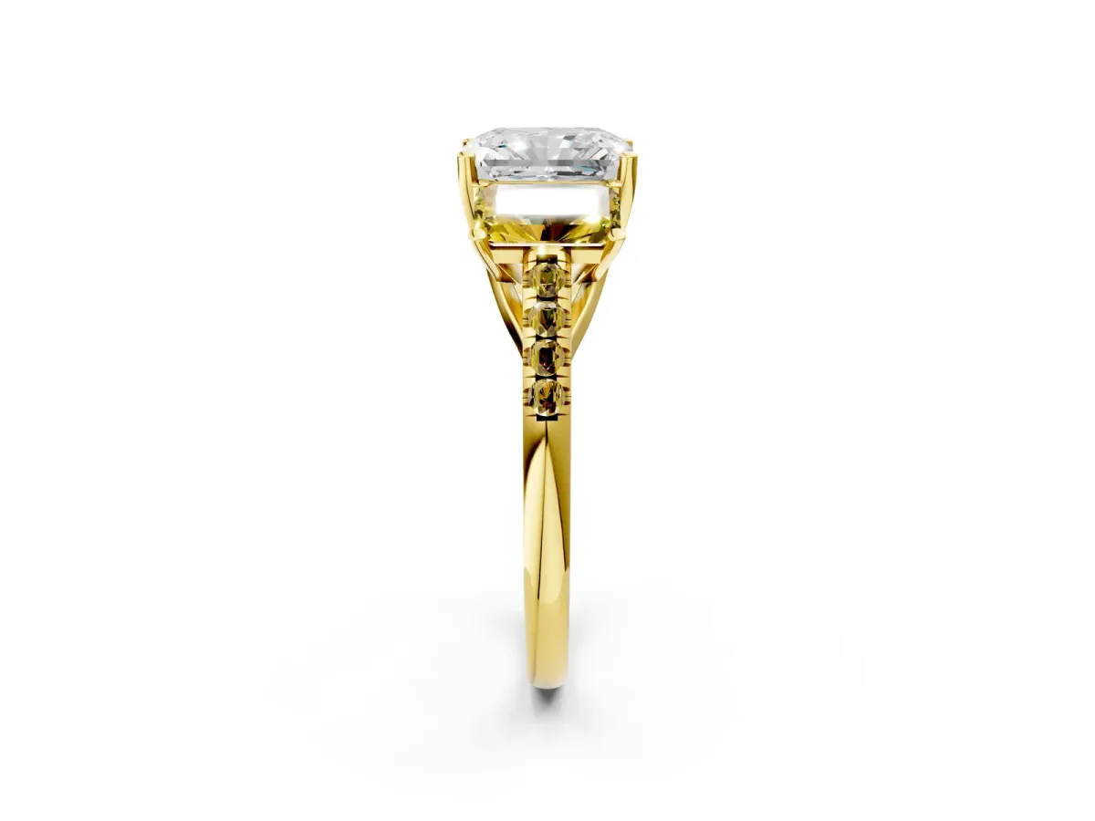 Three-Stone Radiant Cut Diamond Ring with Round Yellow Sapphire Pavé Band and Prong Setting Yellow gold