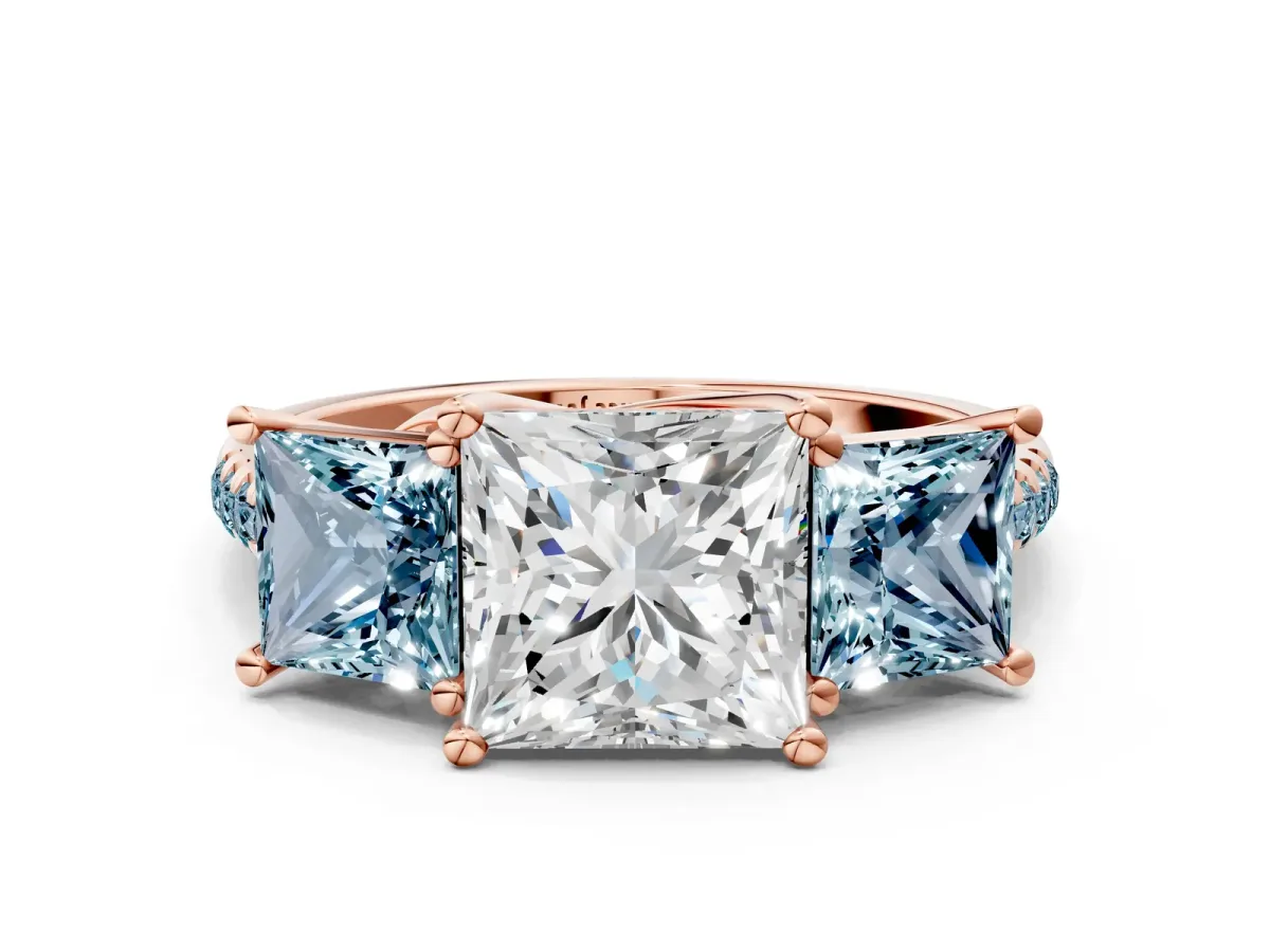 Three-Stone Princess Cut Diamond Ring with Round Aquamarine Pavé Band and Prong Setting Rose gold
