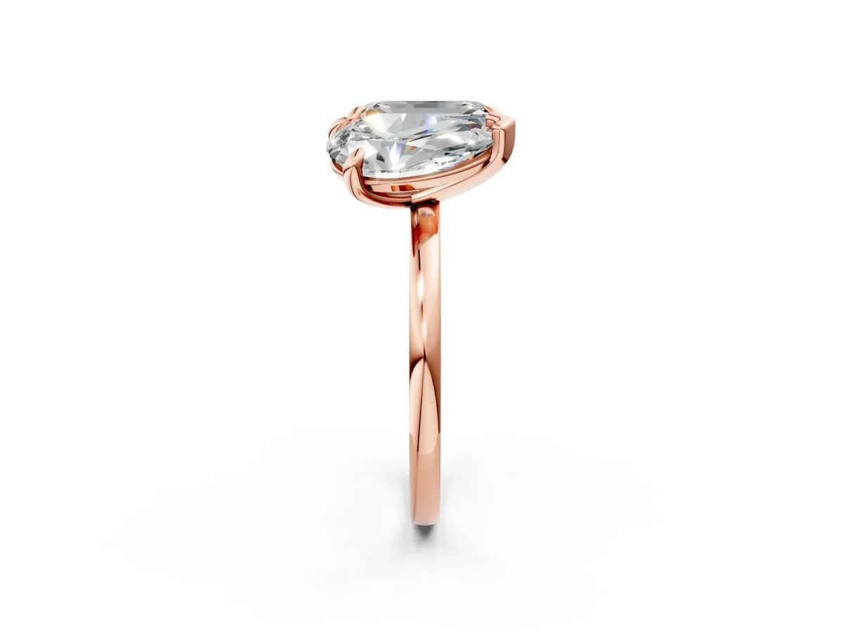Pear and Emerald Toi Moi Ring with Prong Setting and Plain Band Rose gold