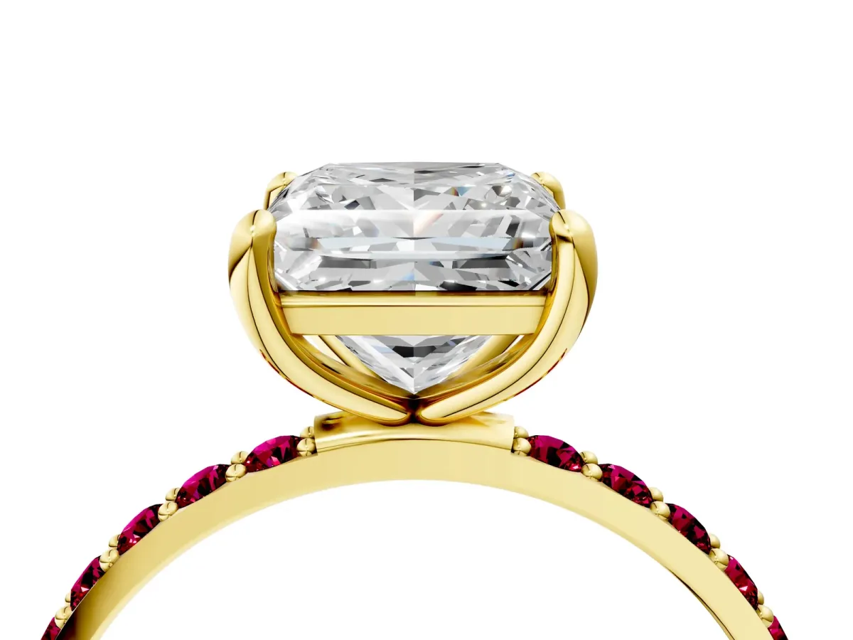 Princess Cut Diamond Solitaire Ring with Round Garnet Pavé Band and Prong Setting Yellow gold