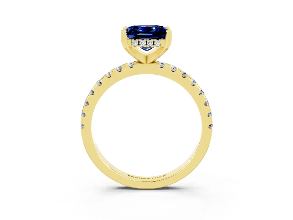 Princess Cut Blue Sapphire Solitaire Ring with Round Pavé Band and Four-Prong Setting Yellow gold
