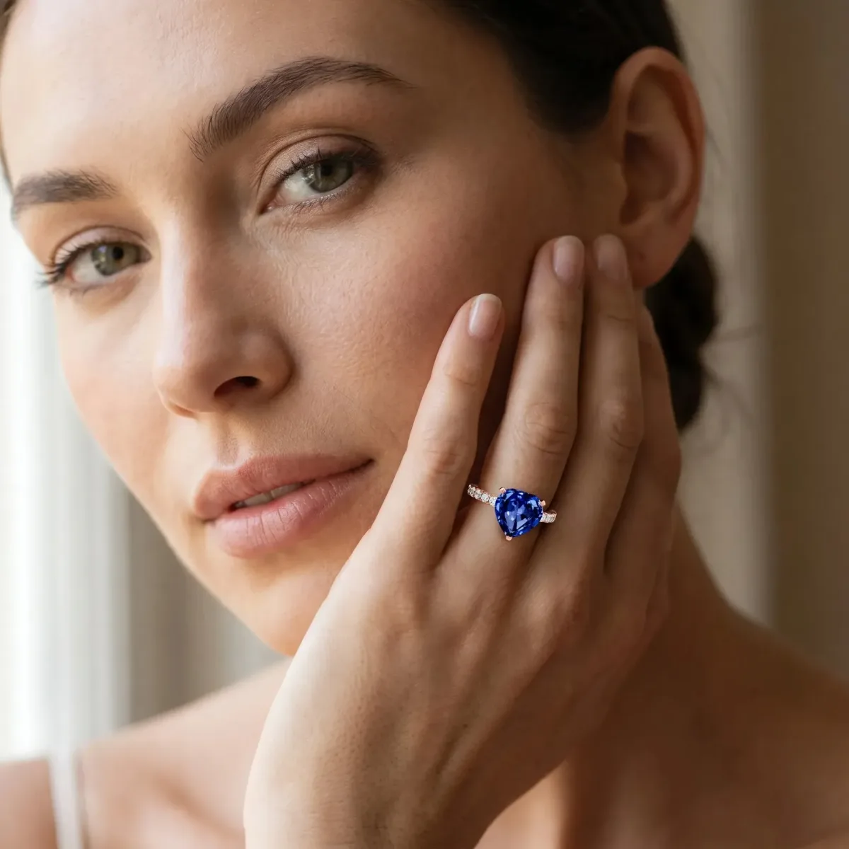 Heart Cut Blue Sapphire Solitaire Ring with Round Pavé Band and Four-Prong Setting Rose gold