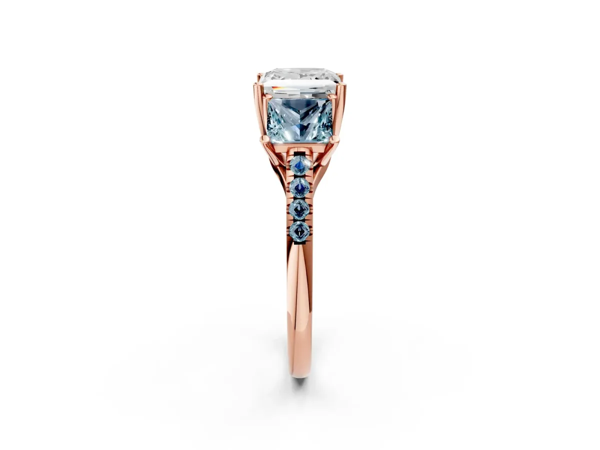 Three-Stone Princess Cut Diamond Ring with Round Aquamarine Pavé Band and Prong Setting Rose gold