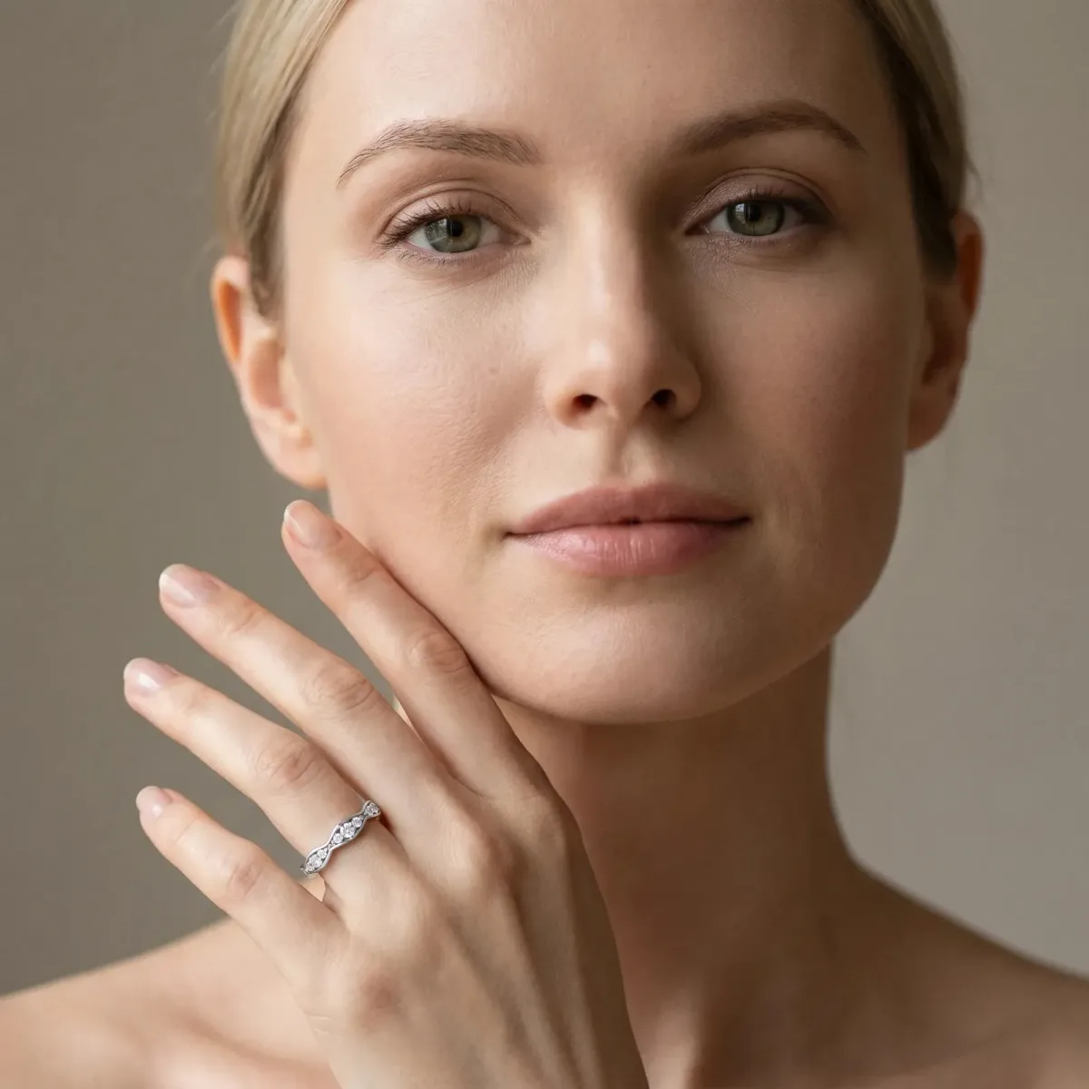 Round Diamond Scalloped Pavé Eternity Band White gold