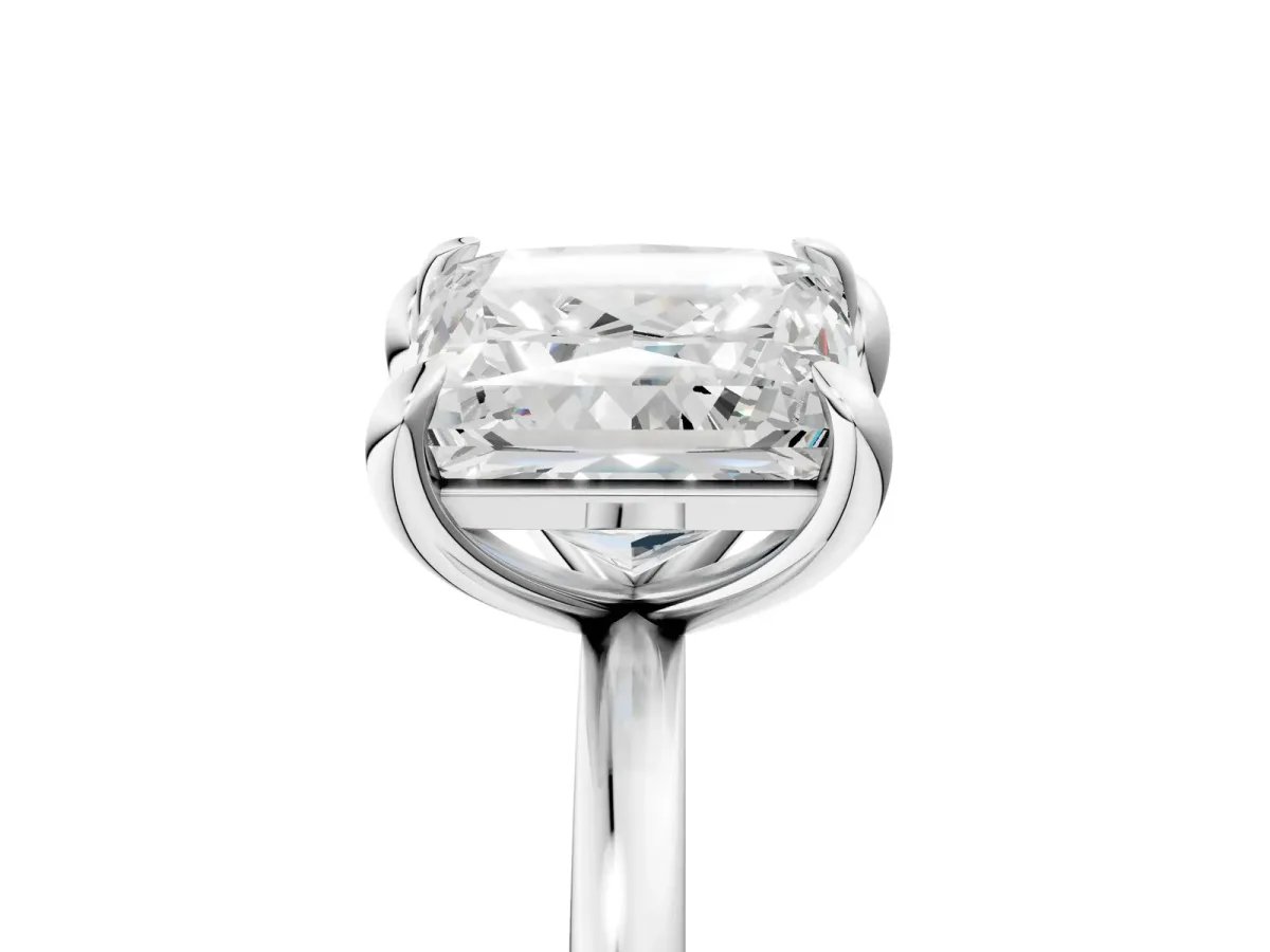 Emerald and Princess Toi Moi Ring with Prong Setting and Plain Band Platinum