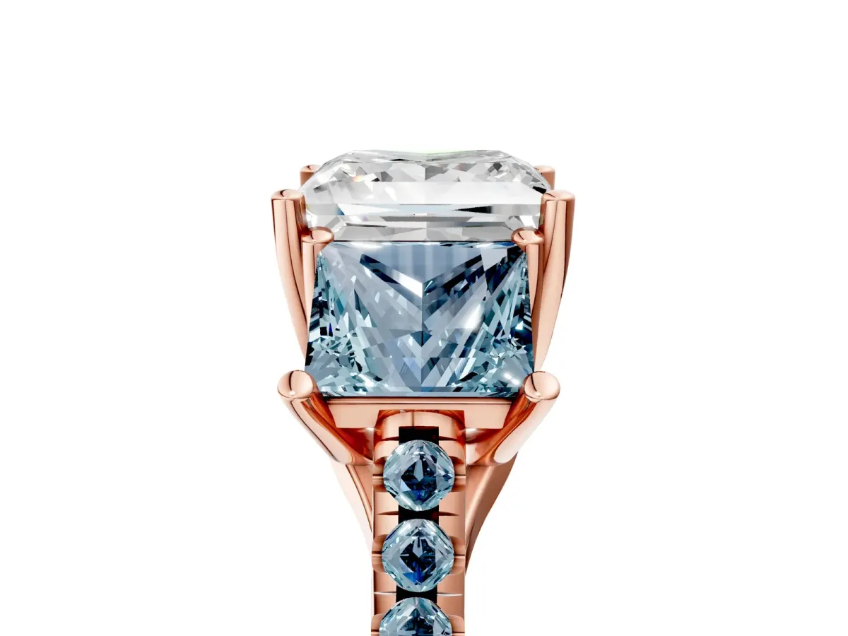 Three-Stone Princess Cut Diamond Ring with Round Aquamarine Pavé Band and Prong Setting Rose gold