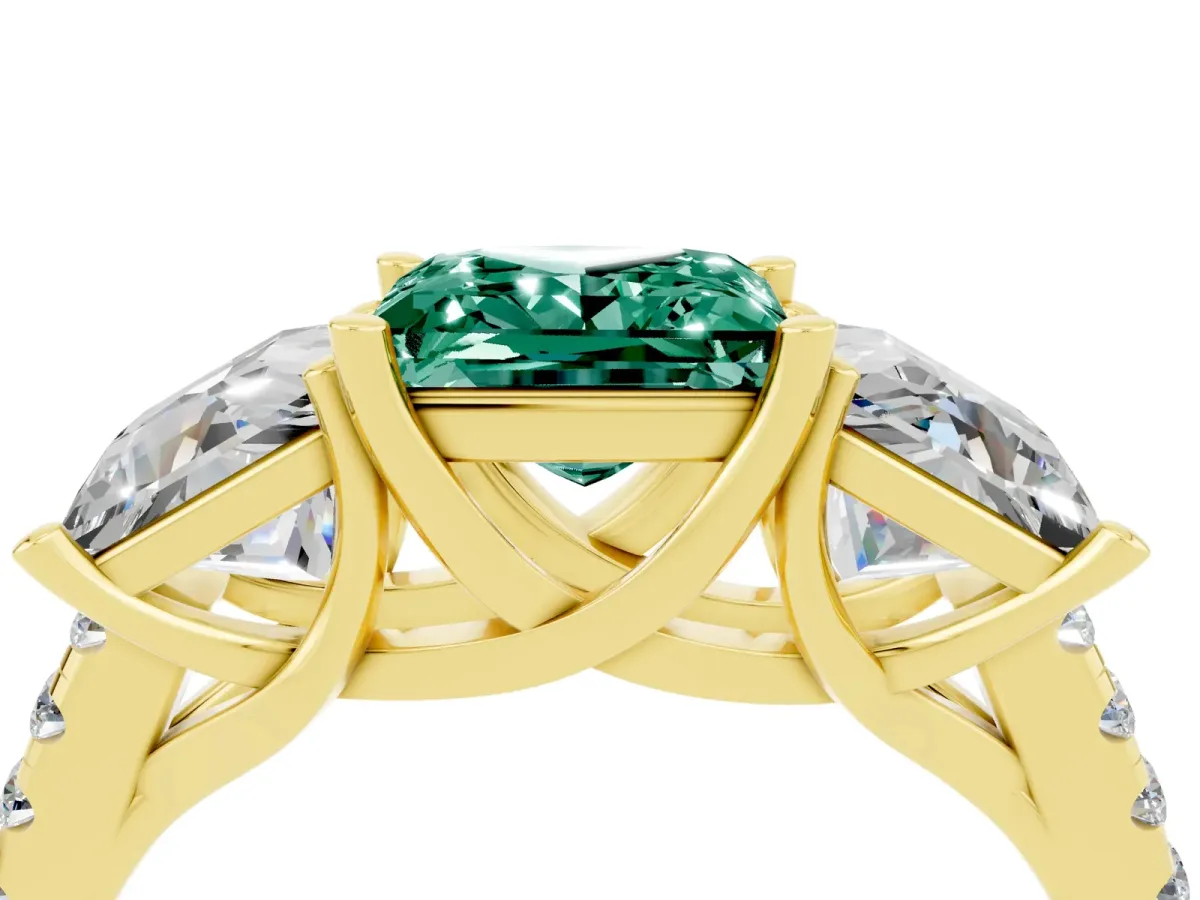 Three-Stone Princess Cut Green Sapphire Ring with Round Pavé Band and Prong Setting Yellow gold