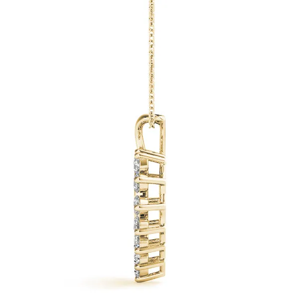 Heart-Shaped Diamond Halo Pendant with Round Brilliant Prong Setting Yellow gold