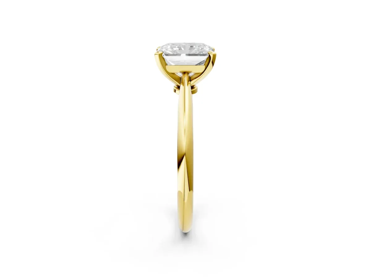 Radiant Cut Diamond Solitaire Engagement Ring with Classic Band and Four-Prong Setting Yellow gold