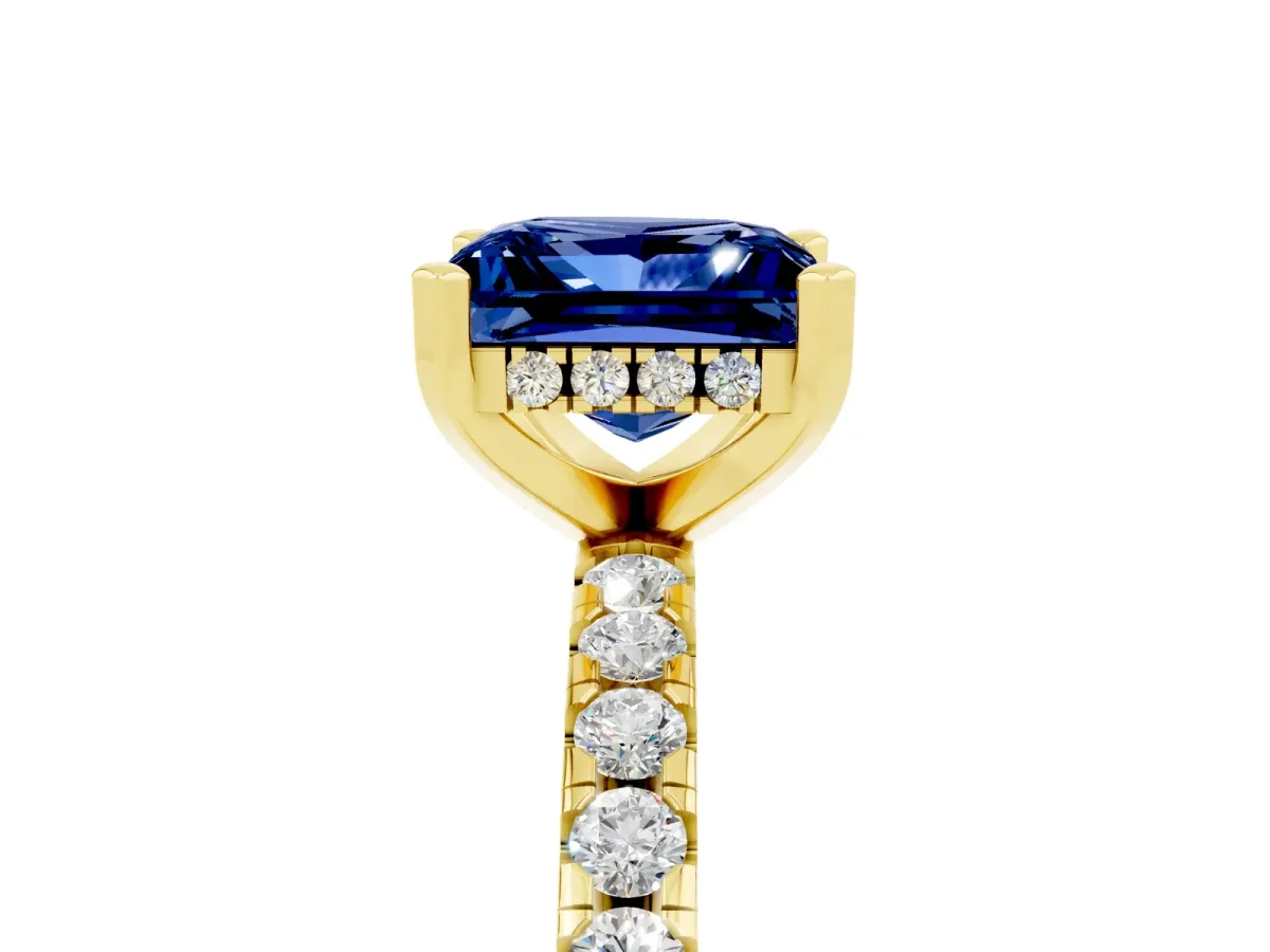 Princess Cut Blue Sapphire Solitaire Ring with Round Pavé Band and Four-Prong Setting Yellow gold