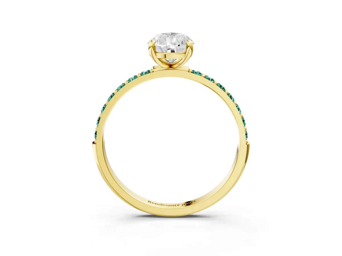 Pear Cut Diamond Solitaire Ring with Round Green Sapphire Pavé Band and Prong Setting Yellow gold
