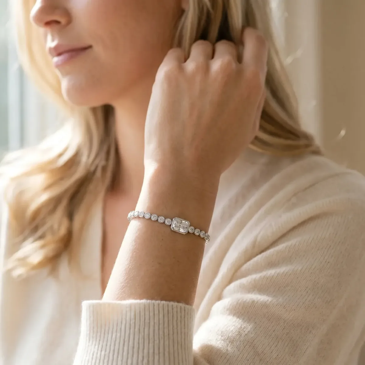 Bezel-Set Round Diamond Tennis Bracelet with Radiant Center Diamond White gold