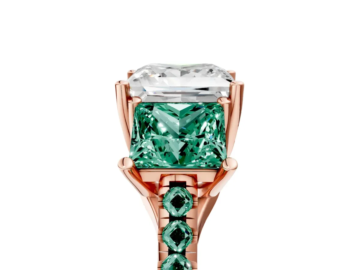 Three-Stone Princess Cut Diamond Ring with Round Green Sapphire Pavé Band and Prong Setting Rose gold