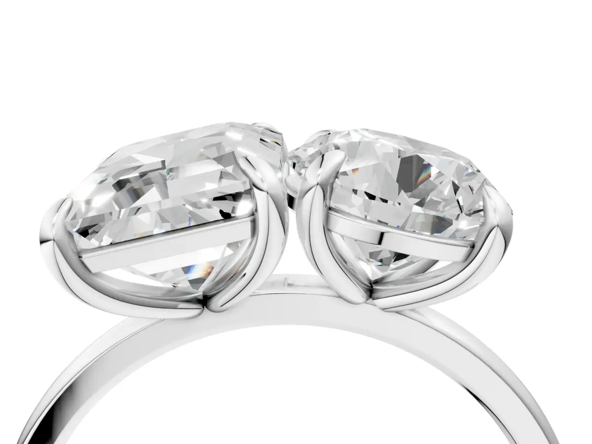 Round and Emerald Toi Moi Ring with Prong Setting and Plain Band Silver