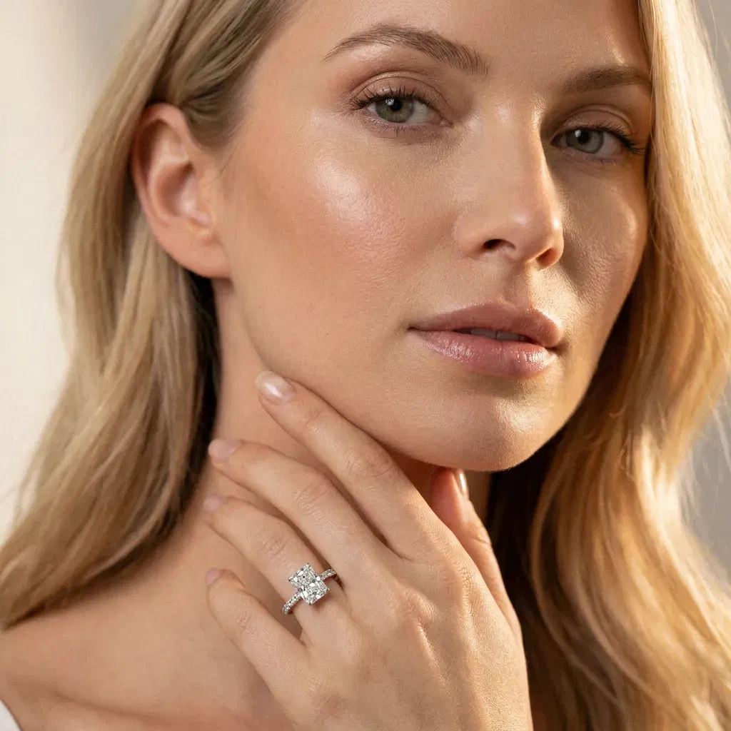 Radiant Cut Diamond Solitaire Pavé Band with Four-Prong Setting Platinum